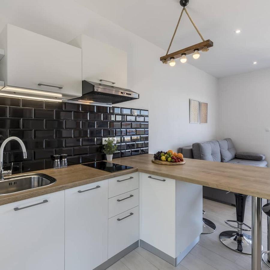Luxury Apartments Skalinada Near Beaches, Tisno - Dalmatia エクステリア 写真