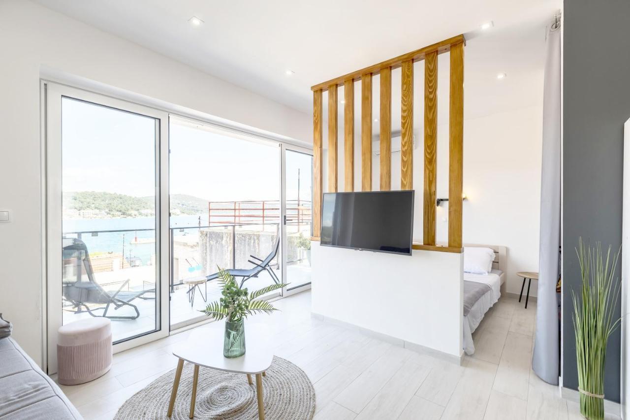 Luxury Apartments Skalinada Near Beaches, Tisno - Dalmatia エクステリア 写真