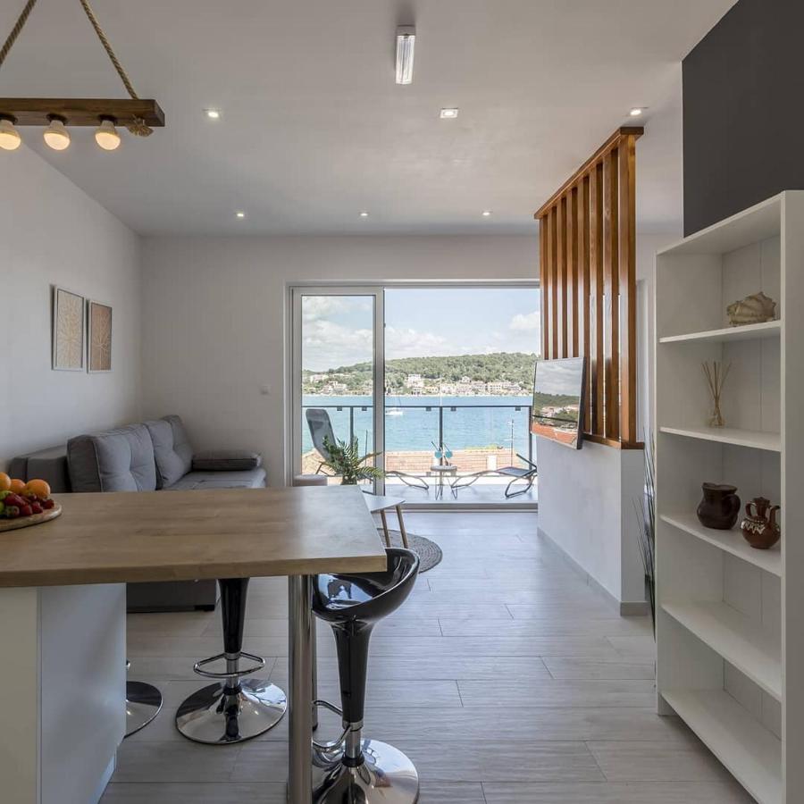 Luxury Apartments Skalinada Near Beaches, Tisno - Dalmatia エクステリア 写真