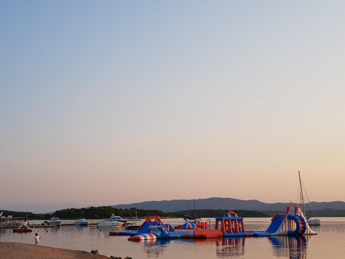 Luxury Apartments Skalinada Near Beaches, Tisno - Dalmatia エクステリア 写真
