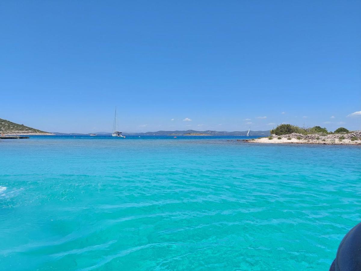 Luxury Apartments Skalinada Near Beaches, Tisno - Dalmatia エクステリア 写真